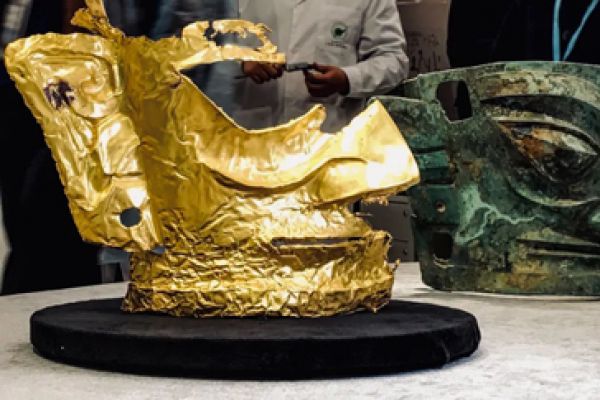 以周易卦象體系試論“三星堆”之謎？